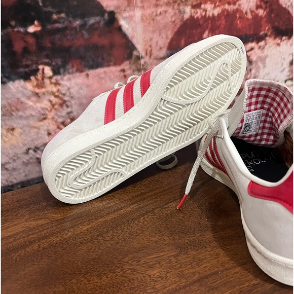 NEW ADIDAS CAMPUS SUEDE OFF WHITE AND RED  UNISEX MENS 10 WOMEN 11.5 - Picture 6 of 7